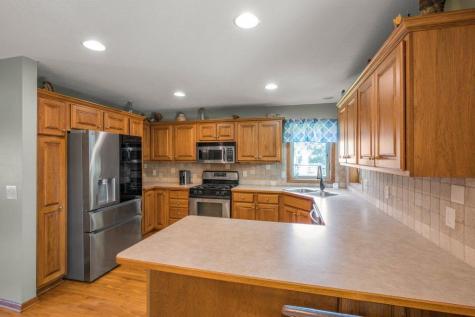 9918 Kiwi Avenue N Brooklyn Park MN 55443