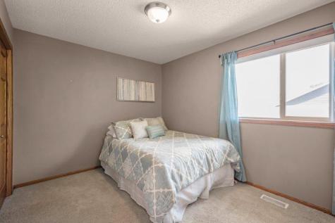 9918 Kiwi Avenue N Brooklyn Park MN 55443
