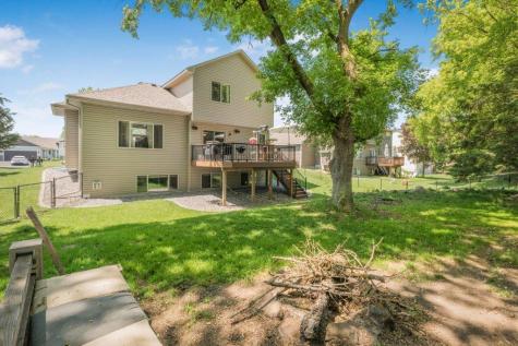 9918 Kiwi Avenue N Brooklyn Park MN 55443
