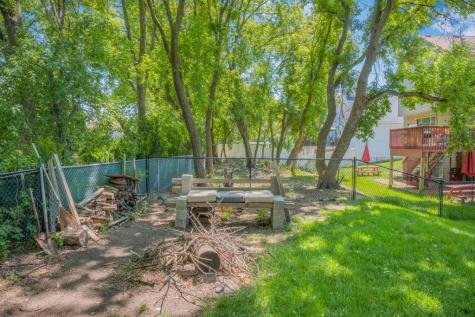 9918 Kiwi Avenue N Brooklyn Park MN 55443