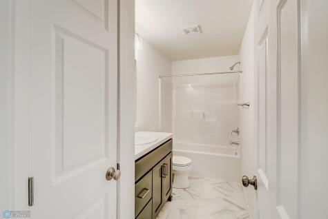 7338 28 Street S Fargo ND 58104
