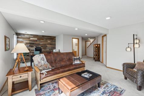 662 Sutherland Drive Woodbury MN 55129