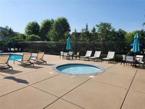662 Sutherland Drive Woodbury MN 55129