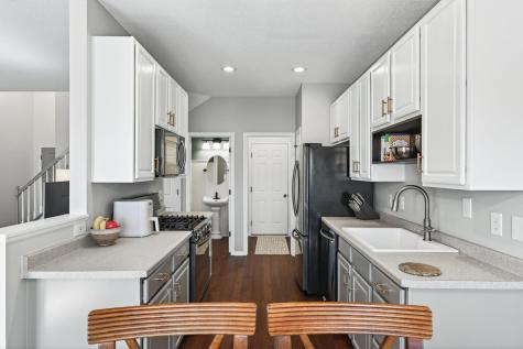 662 Sutherland Drive Woodbury MN 55129