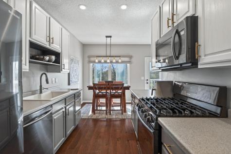 662 Sutherland Drive Woodbury MN 55129