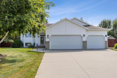 1822 33rd Street S Moorhead MN 56560