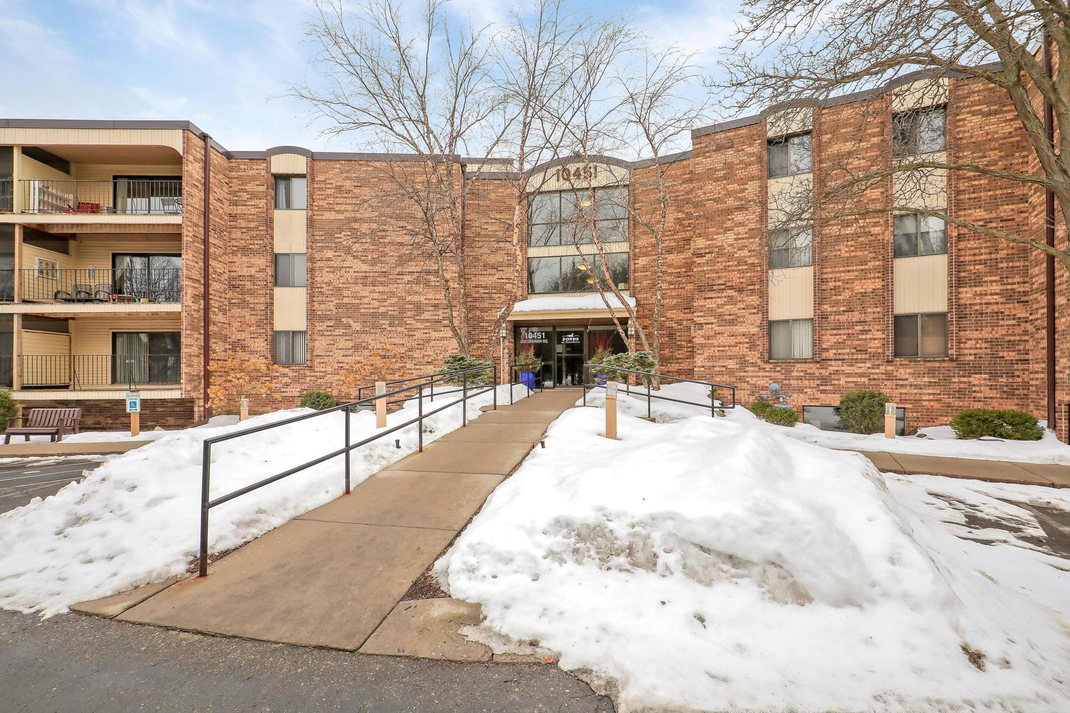 10451 Greenbrier Road Minnetonka MN 55305