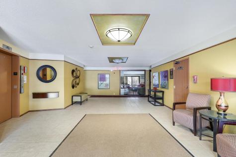 10451 Greenbrier Road Minnetonka MN 55305