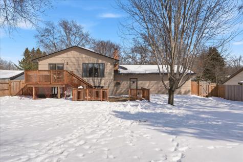 2405 Quinwood Lane N Plymouth MN 55441
