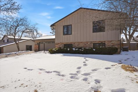 2405 Quinwood Lane N Plymouth MN 55441