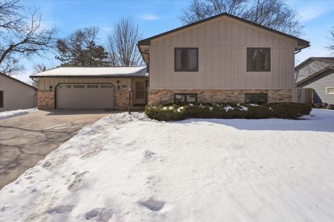 2405 Quinwood Lane N Plymouth MN 55441