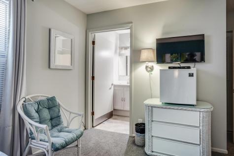 10401 Cedar Lake Road Hopkins MN 55305