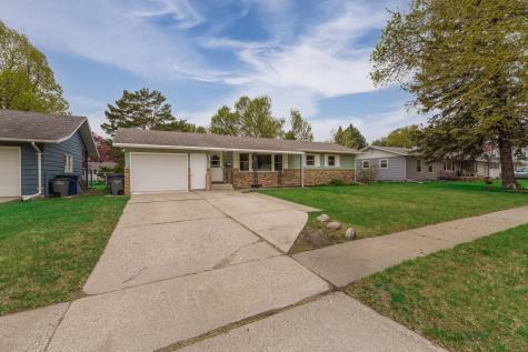 533 Maple Lane Moorhead MN 56560