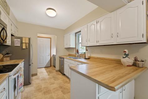 533 Maple Lane Moorhead MN 56560