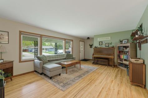 533 Maple Lane Moorhead MN 56560