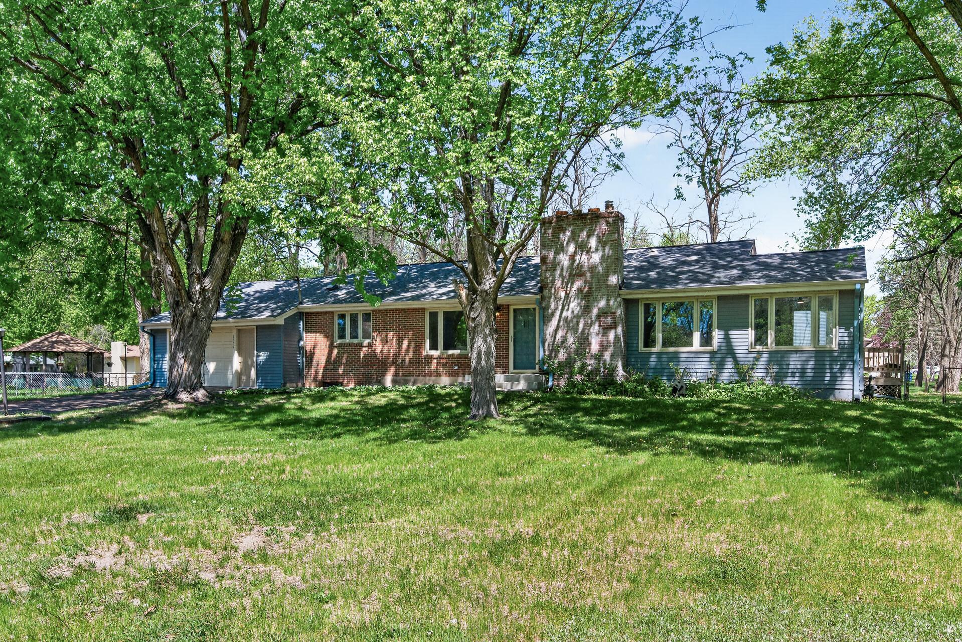 1357 County Road H2 White Bear Lake MN 55110