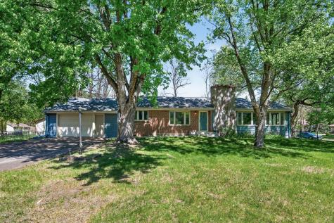 1357 County Road H2 White Bear Lake MN 55110