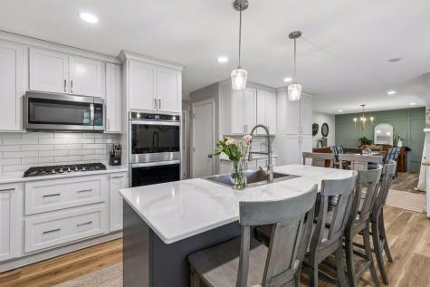 1105 Lakeview Drive Burnsville MN 55337