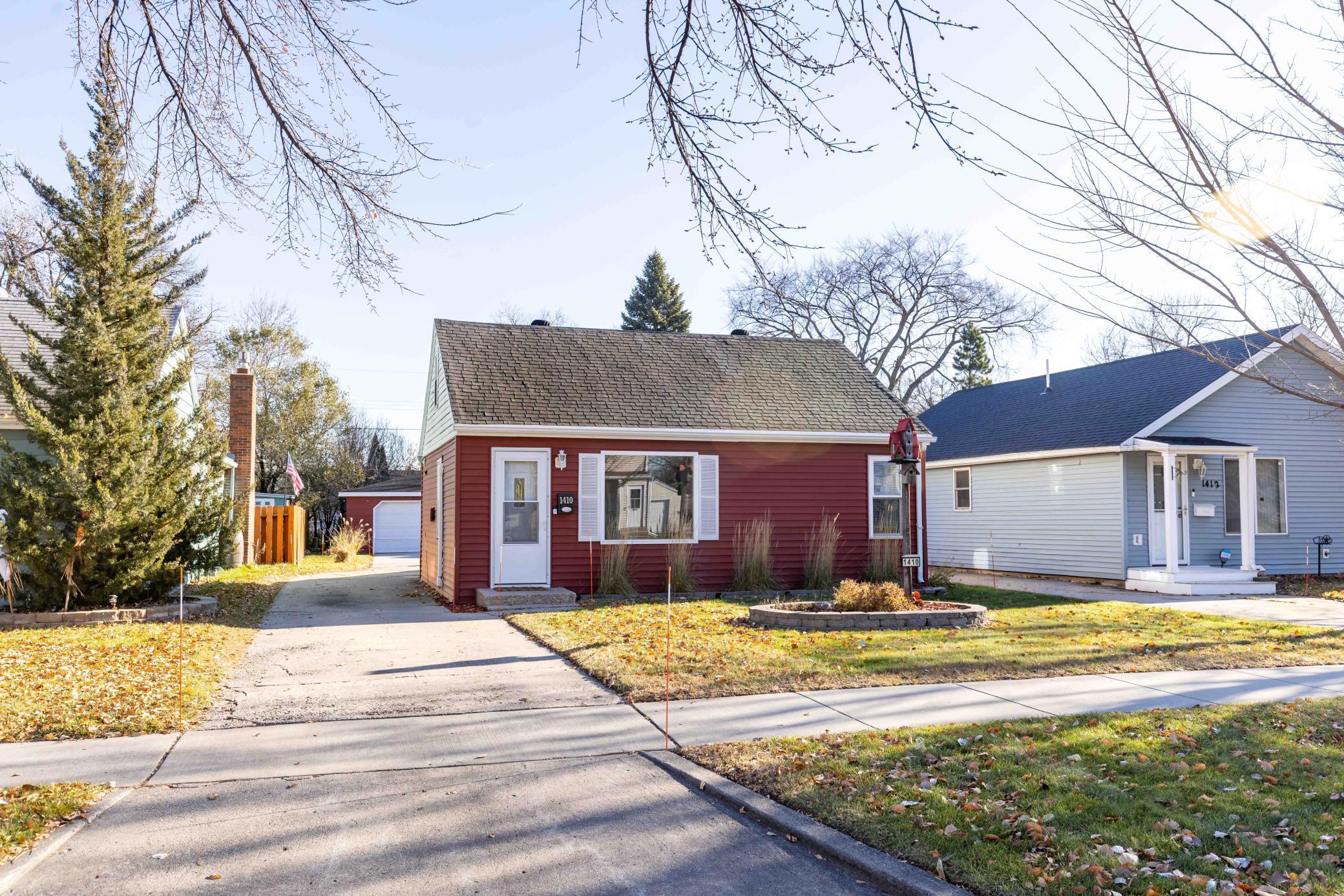 1410 14 1/2 Street S Fargo ND 58103