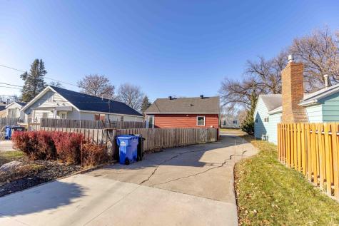 1410 14 1/2 Street S Fargo ND 58103