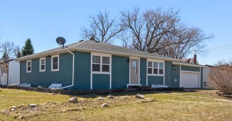 1409 13th Avenue N Moorhead MN 56560