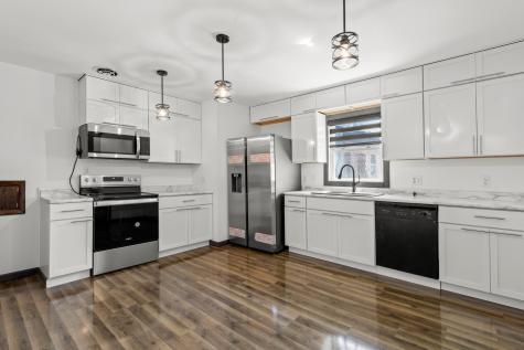 1409 13th Avenue N Moorhead MN 56560