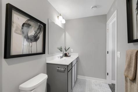 2010 Highview Terrace Shakopee MN 55379