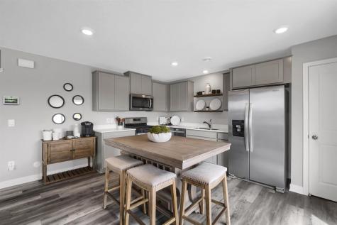 2010 Highview Terrace Shakopee MN 55379