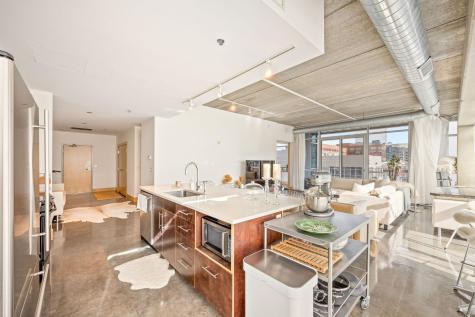 345 6th Avenue N Minneapolis MN 55401