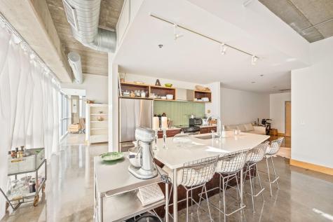 345 6th Avenue N Minneapolis MN 55401