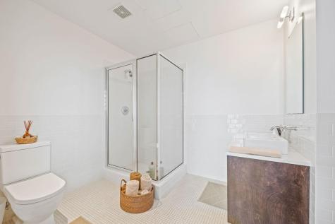 345 6th Avenue N Minneapolis MN 55401