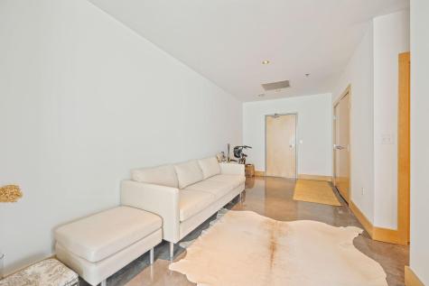 345 6th Avenue N Minneapolis MN 55401