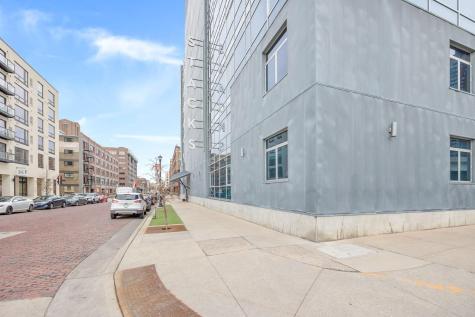 345 6th Avenue N Minneapolis MN 55401