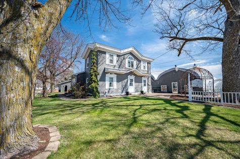 438 W Kinne Street Ellsworth WI 54011