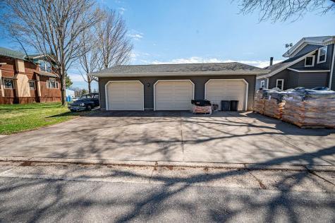 438 W Kinne Street Ellsworth WI 54011
