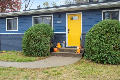 1902 24th Avenue S Moorhead MN 56560