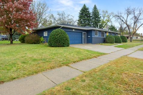 1902 24th Avenue S Moorhead MN 56560