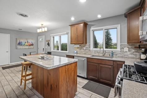 1902 24th Avenue S Moorhead MN 56560