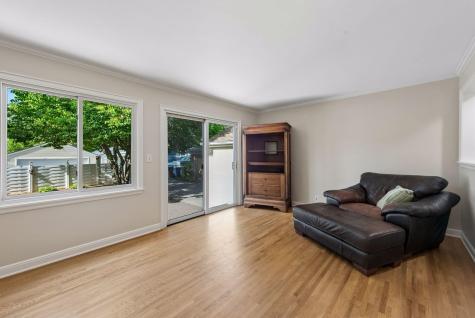 1731 Hillcrest Avenue Saint Paul MN 55116