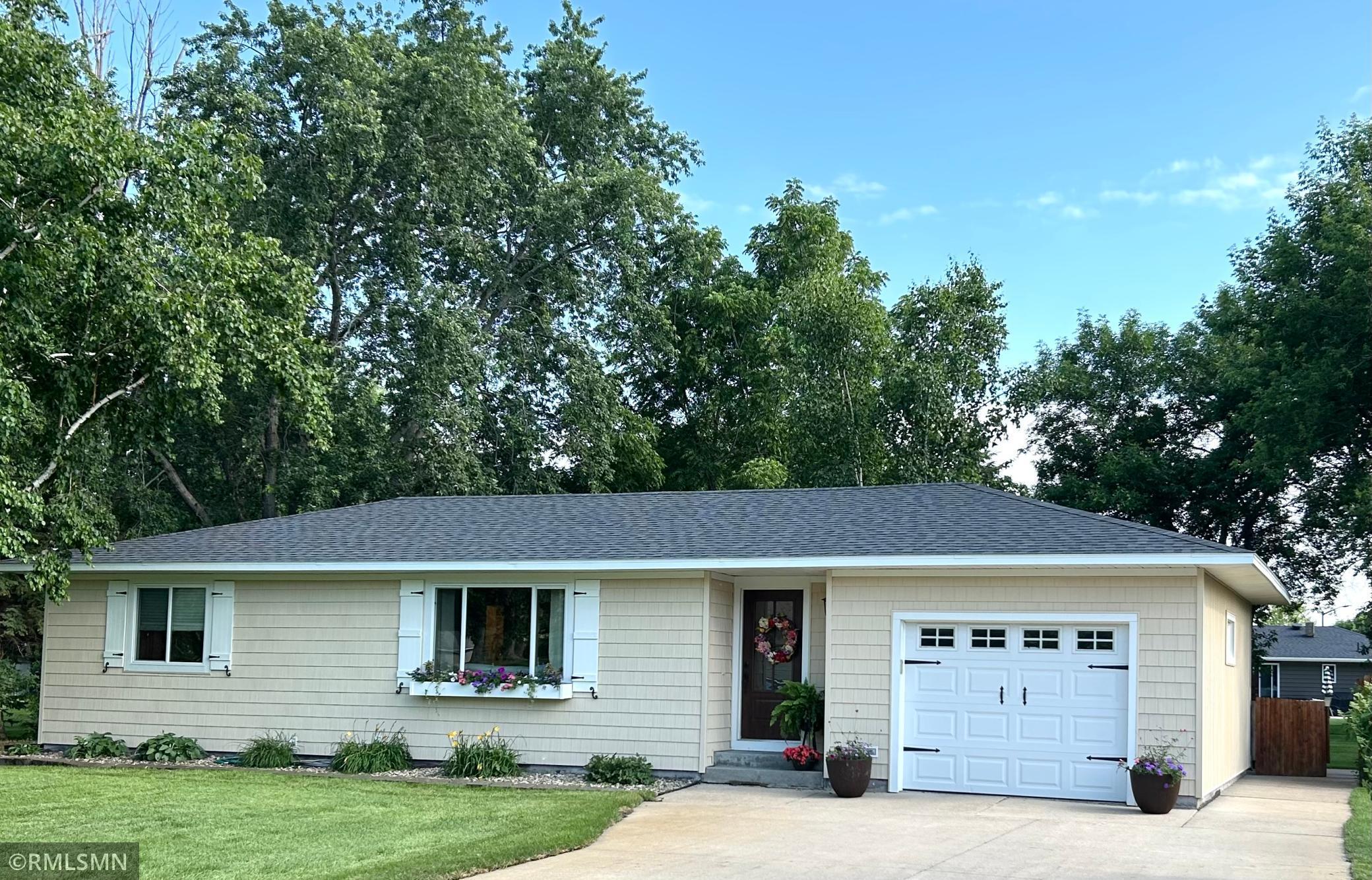 1904 Parkview Road NE Alexandria MN 56308