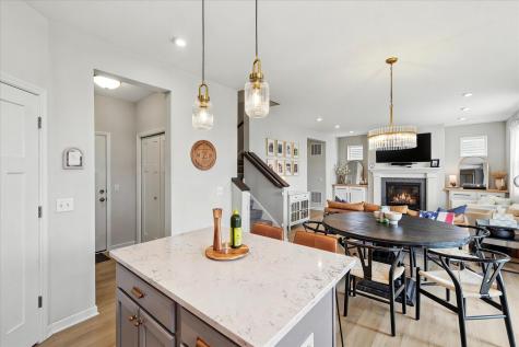 1886 Spring Creek Drive Carver MN 55315