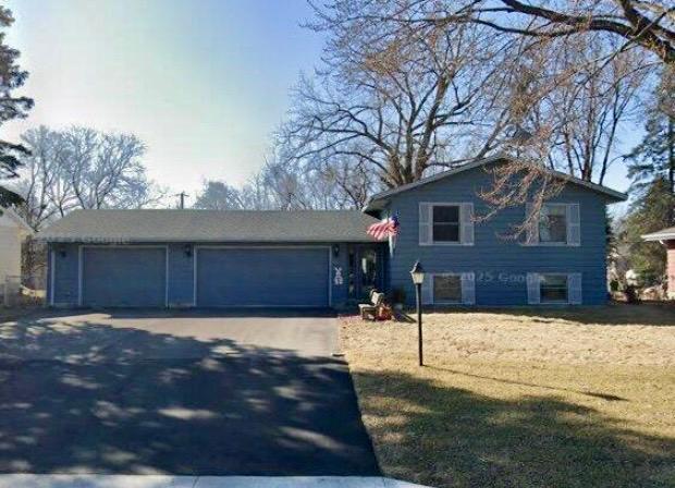 2425 80th Avenue N Brooklyn Park MN 55444