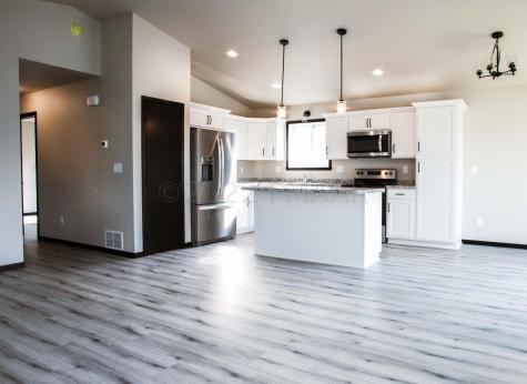 6720 Thomas Street Horace ND 58047