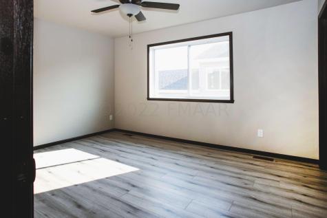 6720 Thomas Street Horace ND 58047