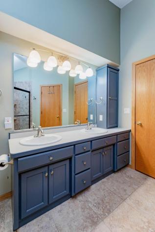 3236 35th Avenue S Fargo ND 58104