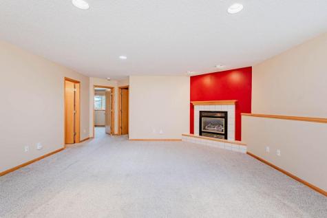 3236 35th Avenue S Fargo ND 58104