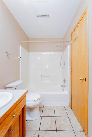 3236 35th Avenue S Fargo ND 58104