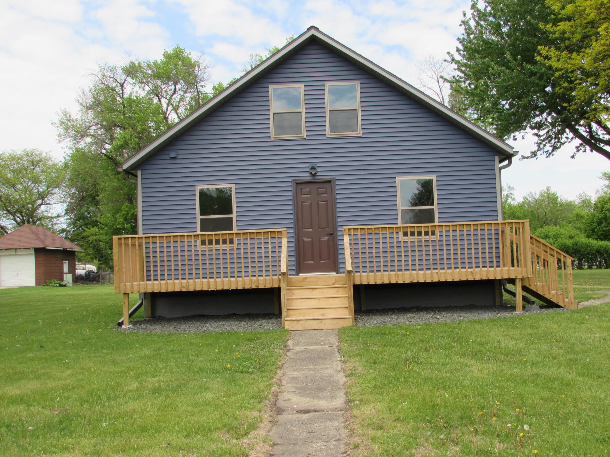402 W Main Street Ceylon MN 56121