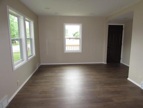 402 W Main Street Ceylon MN 56121