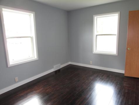 402 W Main Street Ceylon MN 56121